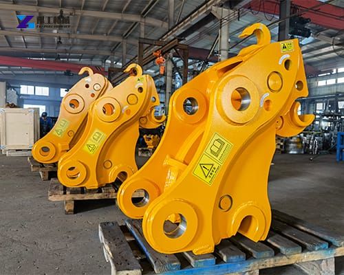 quick hitch coupler in the factory